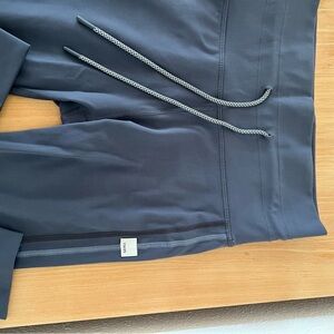 Vuori Daily Legging 25” size XS